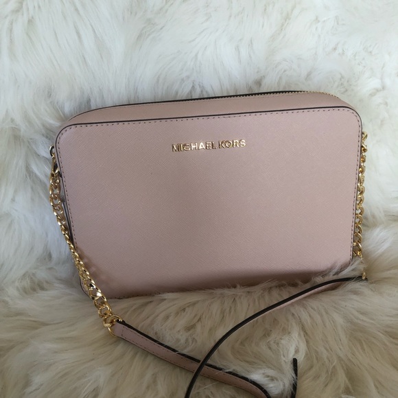 Sale 🎊 Beautiful Mk Jet Set Crossbody large🦄 - Picture 6 of 8